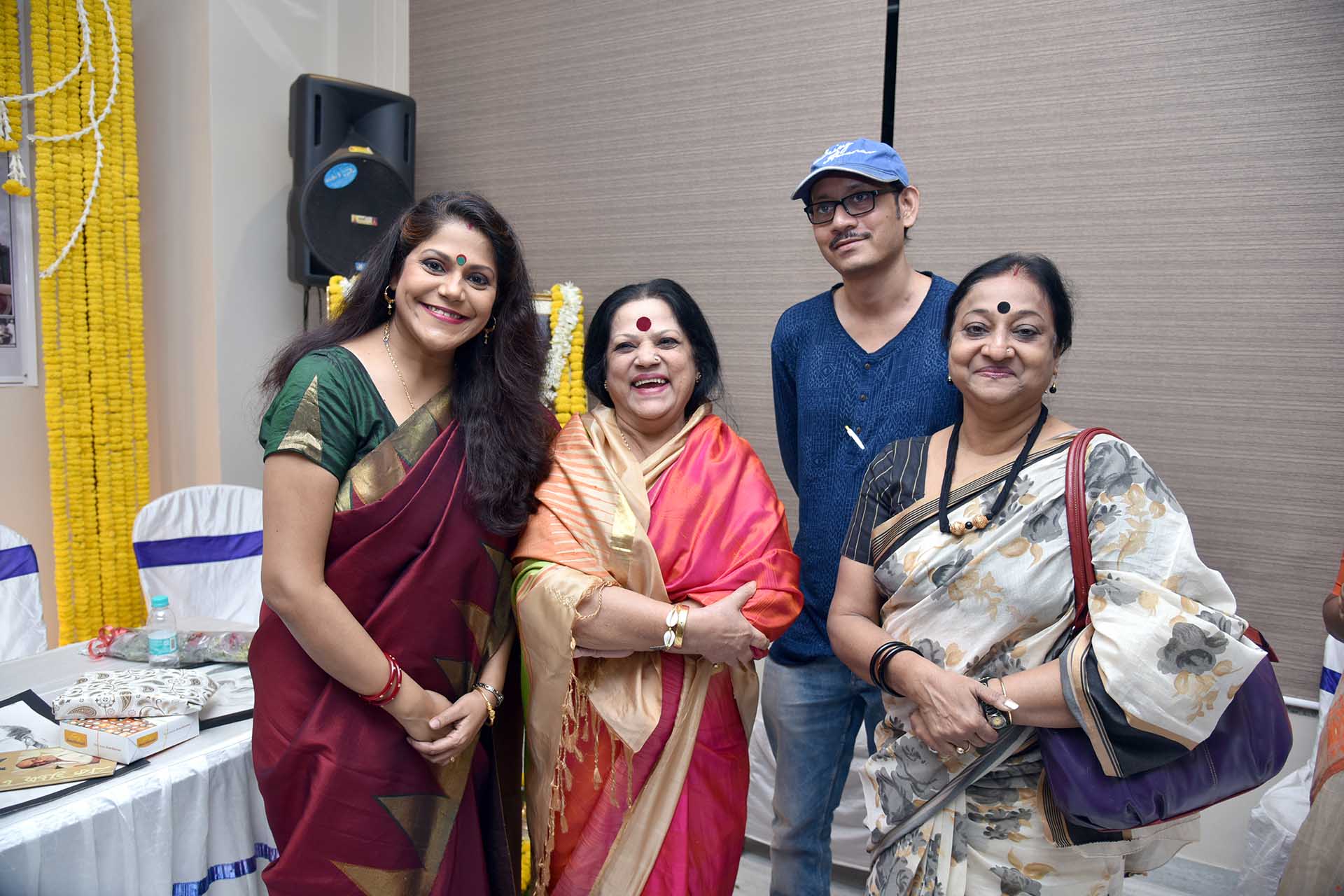 Guests Smt Haimanti Shukla, Smt Indrani Sen with Sri Sudipta Chanda and Smt Antara Chowdhury.